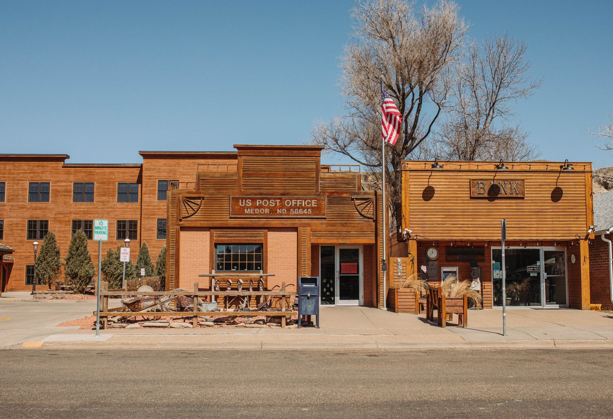 It's World Emoji Day! Share your favorite emoji to describe Medora!
🥰

Also, don't we have the cutest Post Office and Bank!! 🙌

#VisitMedora #medorand #celebrateeveryday #WorldEmojiDay