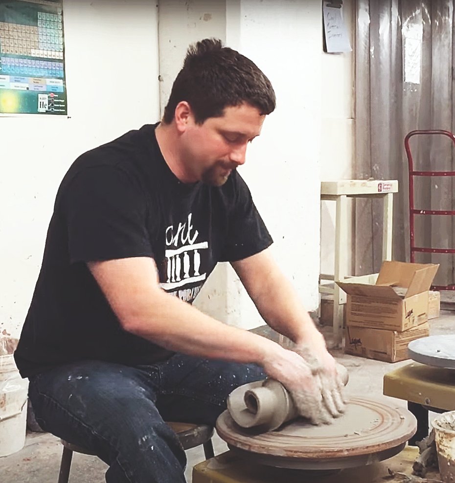 ClayCrafting's tweet photo. We've got a bit of a scoop this month! It's a 6-page spread all about @timseeclay, answerer of questions, quasher of clay-myths and all-round clay community good-guy. Who is he, and why does he paint robot stories on his wood-fired pots? <thread> #claybuddies #timsee #timseeclay https://t.co/hmIsnQz2nF