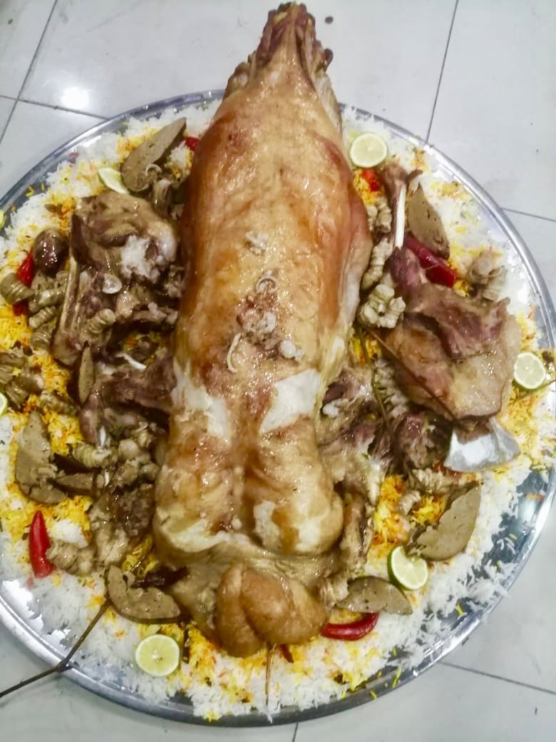 jamr_alhanith's tweet photo. يسعدنا استقبال اضاحيكم باستعداد تام للولائم والمناسبات في ايام عيد الاضحى المبارك بايدي ماهرة ومتخصصون في الحنيذ عالحطب  وكل عام وانتم بخير 
(مطعم ومطبخ جمر الحنيذ)
0553548284للحجز والاستفسار #عيد_الأضحى_المبارك #الدمام #الخبر #حنيذ #نسمي_على_أضحيتك  #المنطقة_الشرقية  #خروف_العيد https://t.co/J9yGYLzF40