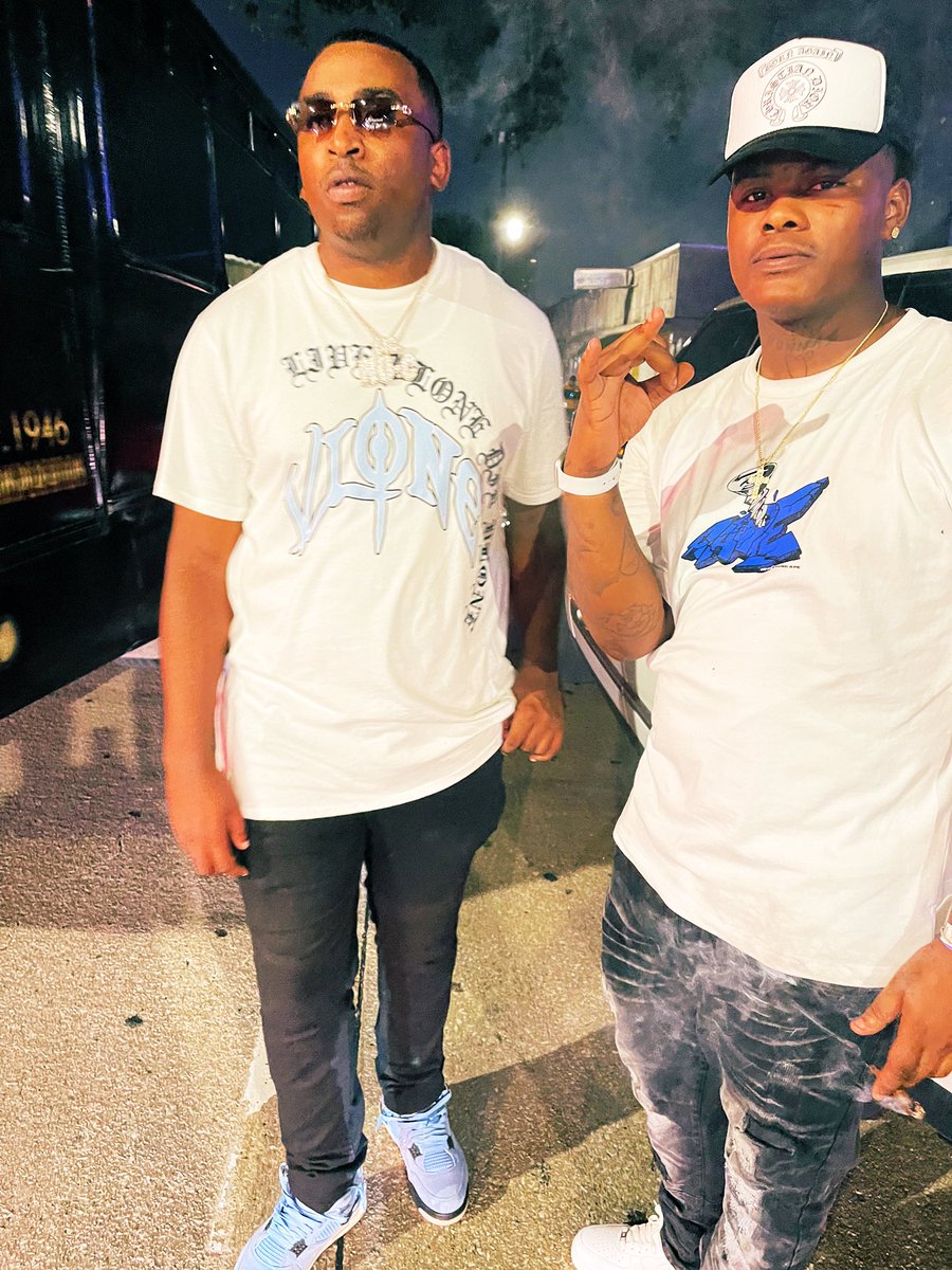 BennieHunnaz's tweet photo. HITTING HER WHILE IM DRIPPIN VLONE 🤝 https://t.co/vJKERR1FAE