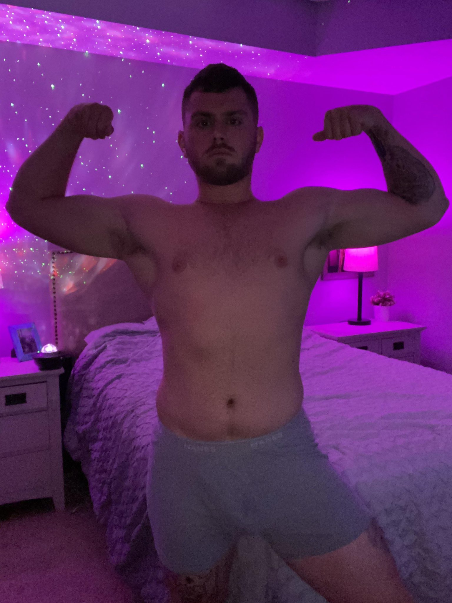 2 pic. Brand new content creator…Veteran and Aspiring bodybuilder…check him out now! New content weekly