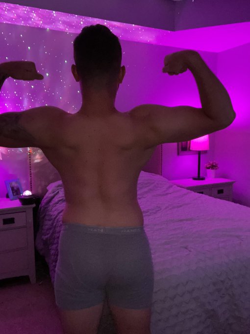 3 pic. Brand new content creator…Veteran and Aspiring bodybuilder…check him out now! New content weekly