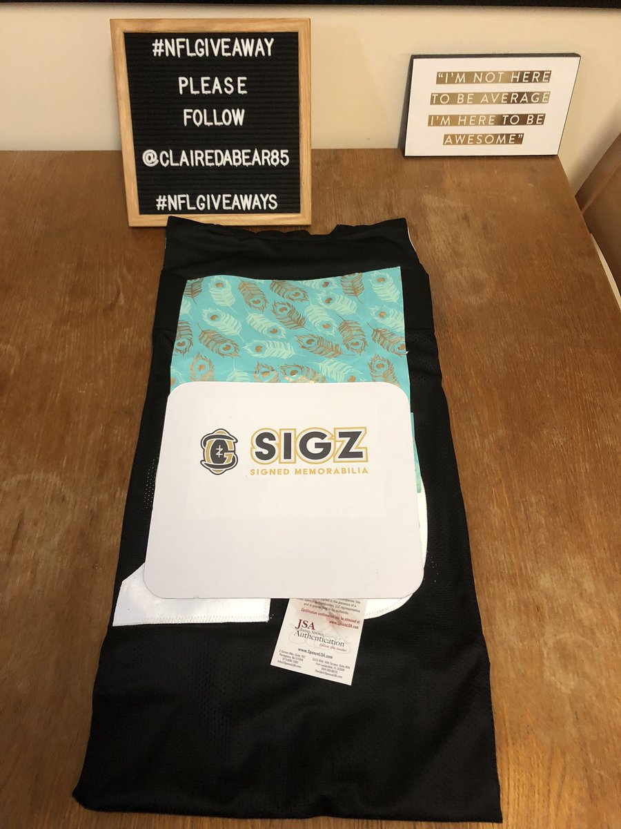 clairedabear85's tweet photo. #BackToBlack #NFLGIVEAWAY To #win this mystery #SIGNED black jersey with JSA COA. Signed by a big name marquee player. You MUST b following BOTH @clairedabear85 &amp; @SigzUK &amp; RT this link. This #Giveaway will run till the 23/7 &amp; is open 2 ALL #NFL fans globally https://t.co/J45BTsmdI3