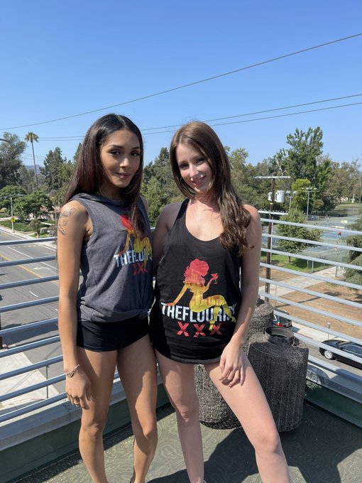 TW Pornstars - TheFlourishXXX. The most retweeted pictures and videos