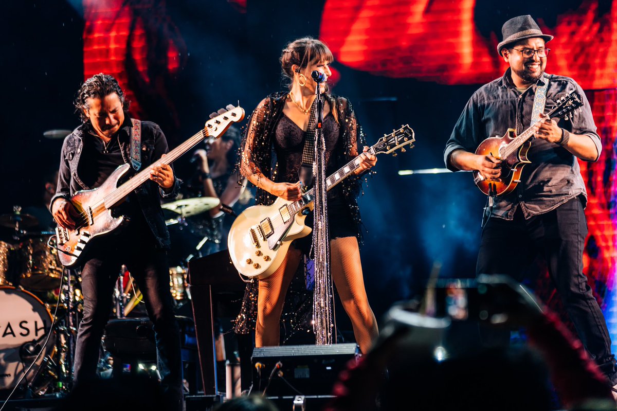 haashoficial's tweet image. Amamos estar cerca de ustedes. ❤️‍🔥💃🏻💃🏼 Gracias por una noche increíble, Torreón! #HaAshEnVivo2021 #soldout