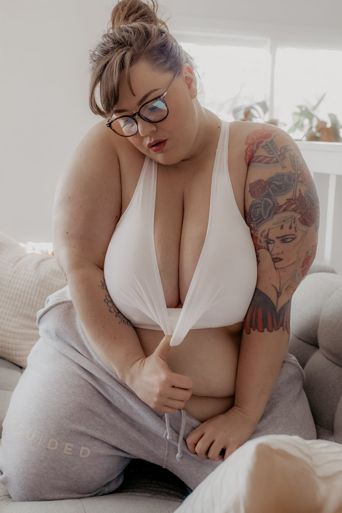 If I ever "brand" I'd be the fat cosy babe https://t.co/fPw9lLScQm