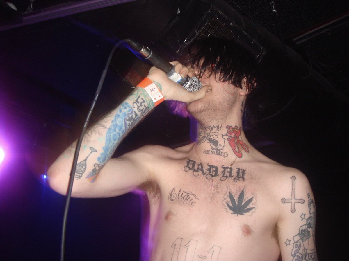 LilPeeper9's tweet photo. lil peep live in seattle https://t.co/3m98shz89w