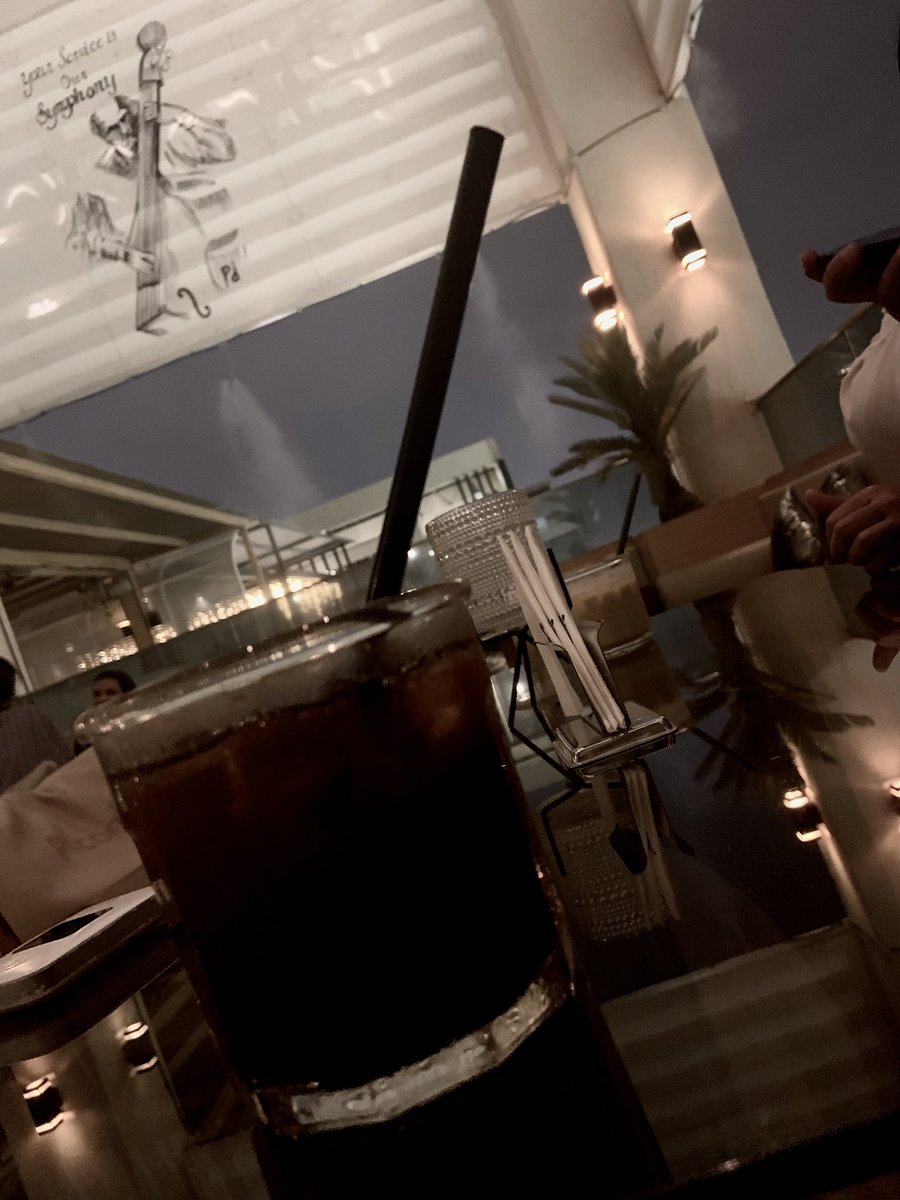 اذا استغنيت عن شي ضمه ..
لابد الزمن يقول هاته . 
#يوميات_شايب