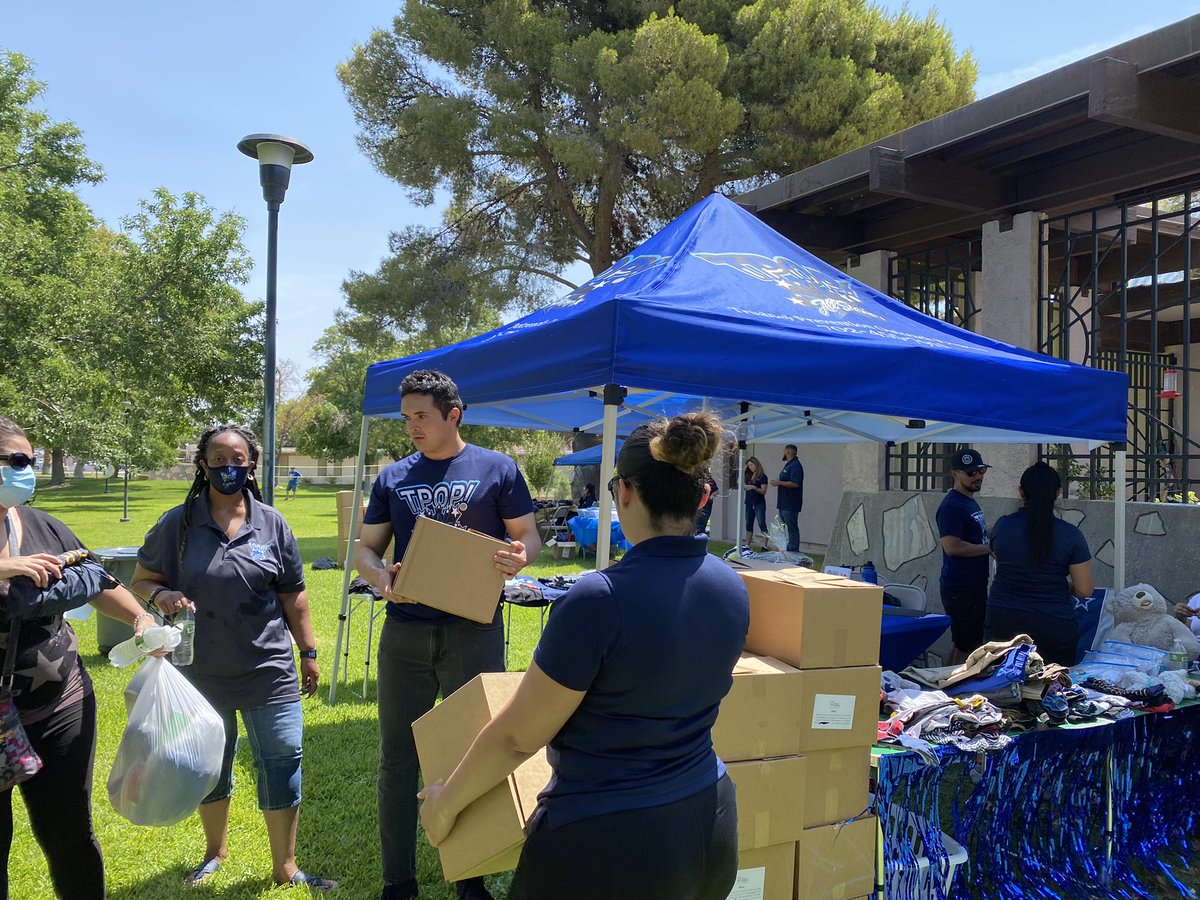 AsstSuptESD's tweet photo. My first community event as Asst. Supt. was incredible. The Harbor continues to provide our kids and their families the resources &amp; tools needed to succeed. Thanks to Principal Kamille Bryner for her leadership &amp; invitation. @ClarkCountySch https://t.co/F7ULezLlT7