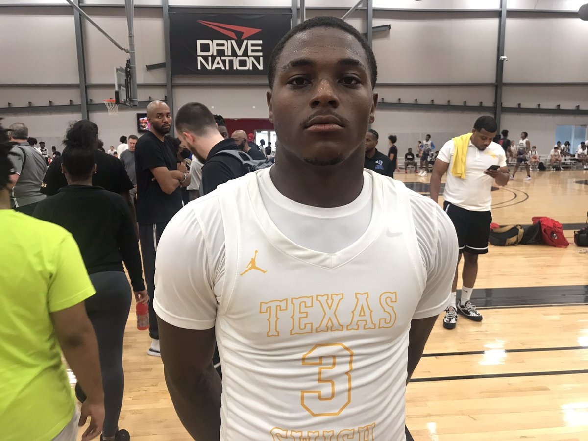 Texas Swish 58 D1 New Mexico 47 final.

<a href="/TexasSwish/">Damien D.Robb Robinson</a>: Kyron Henderson 24pt/12rb (12-18fg), Savion Red 13pt (3 3s), Sedric Curry 9pt/5rb, Jerqualen Parks 5ast

D1NM: #11 13pt, Jose Muiello 18pt/12rb (7-15fg)

<a href="/PHCircuit/">Prep Hoops Circuit 🏀</a> #PHExclusive