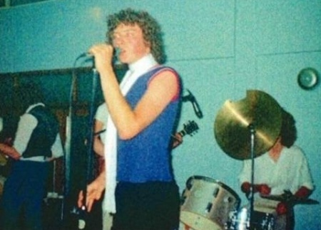 crockpics's tweet photo. Def Leppard made their live debut at Westfield School, Sheffield, England in front of 150 students. July 18, 1978. https://t.co/DeNrOhKwwL
