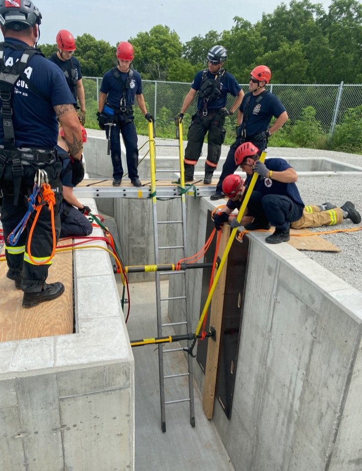 OmahaFireDept's tweet photo. Our C-Shift Special Ops crews spent Saturday morning working on their trench skills. 

#Training #JoinOFD https://t.co/YyuY6HIdie
