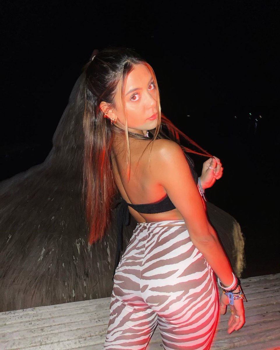 SHidalgoNation's tweet photo. MEU DEUS, É ELA!! 🔥

Feed | Sabina Hidalgo — "Primeiro fazemos a festa e depois descansa 😛". https://t.co/IUgl7ElIEJ