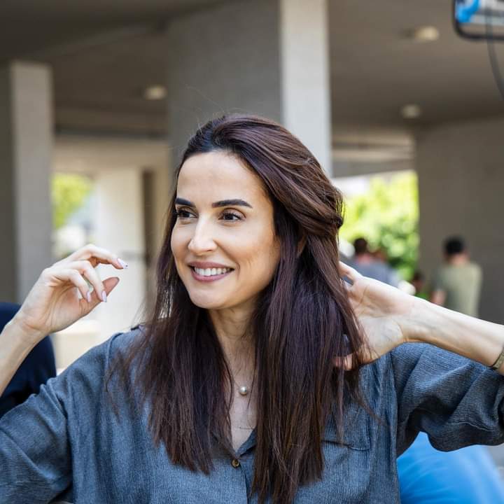 “ Smile, it is the key that fits the lock of everyone’s heart. “
- Anthony J. D’Angelo
البسمة هي المفتاح لكلّ القلوب 

#ElsaZgheib