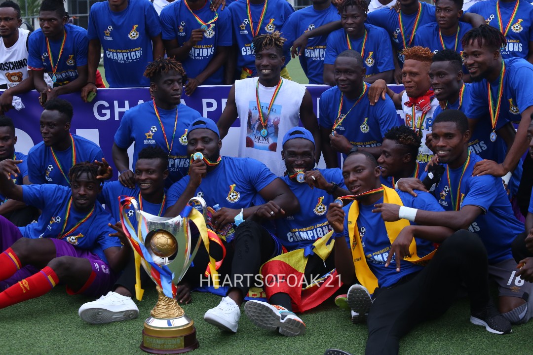 HeartsOfOakGH's tweet photo. 📸 
The cup 🏆finally landed. We are the Champions 🏅. Thank you for the support 👏👍.

#AHOSC
#WeArePhobians ♥️💛💙
#WeAreChampions
#PositiveEnergy
#GPLChampions https://t.co/GhIUeKtHoT