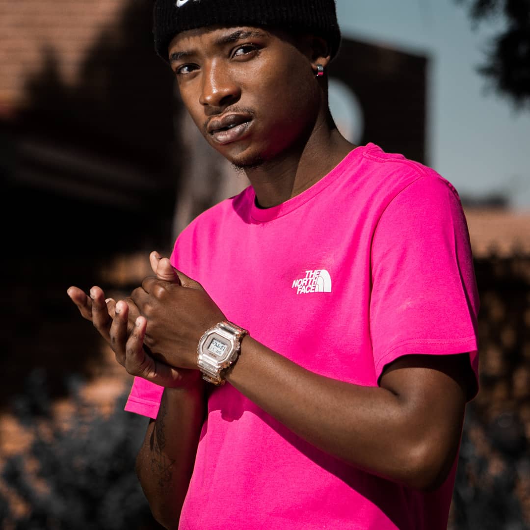 SiphamandlaHob1's tweet photo. New music from @EeQueTheDreama dropping soon #DreamaEnt https://t.co/sz6aELtbKS