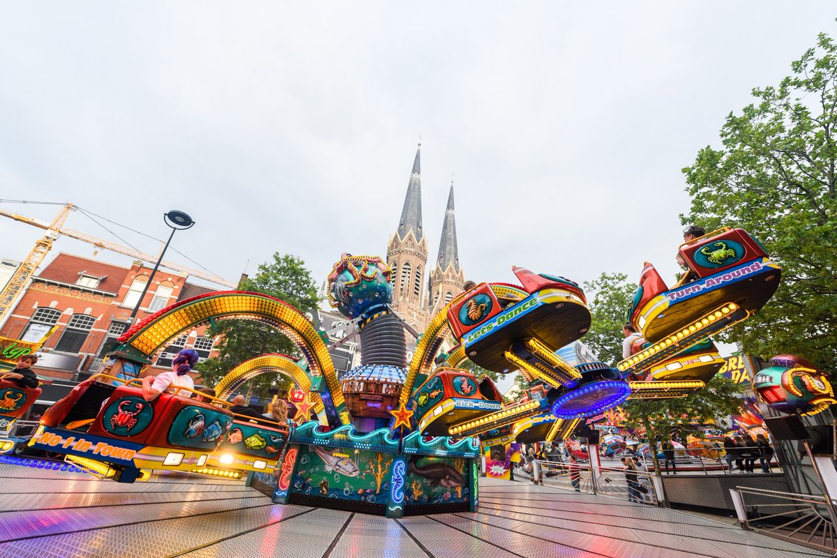 Voor deze avond zal er niemand meer worden toegelaten op de vakantiekermis! De rest van de week is het terrein gewoon open, de openingstijden vind je via de link in onze bio!

Benieuwd naar de drukte voor je vertrek? Kijk dan op tickettotilburg.com/druktemeter