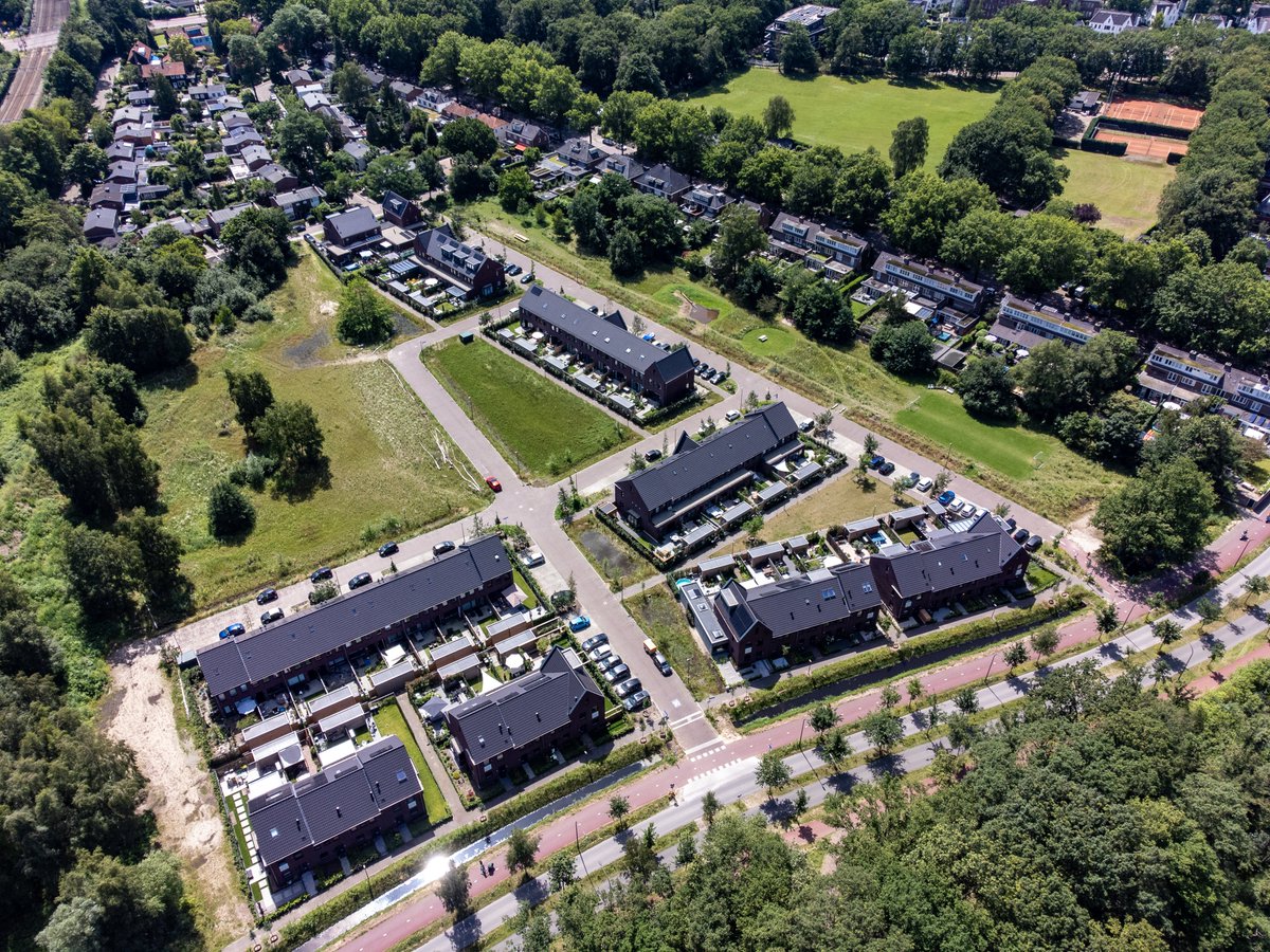 SHPVught's tweet photo. Stadhouderspark van Boven 17-07-2021, deel 1 @PoortVan #Vught #SHPVught #Isabellakazerne #PoortvanVught #Denbosch https://t.co/CgjXwCVrzM