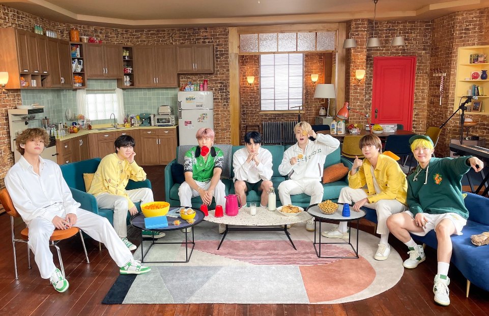 BTSRadioUK's tweet photo. #BTS_Butter 🇬🇧 UK airplay figures

May = 1,269 plays
June = 8,401

01-04.07- 968
WC 05.07- 1,569

12.07- 180
13.07- 174
14.07- 155
15.07- 156
16.07- 136

Total plays : 13,018

Please keep requesting #BTSARMY !

#BTS #SmoothLikeButter #RequestBTS @BTS_twt #PermissiontoDance https://t.co/aXLMj3pyp5