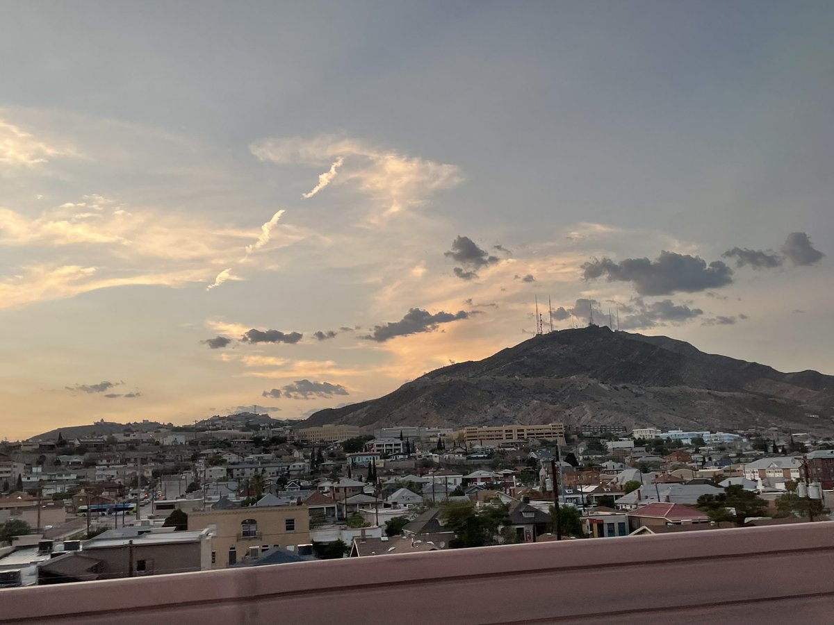 CanasofSTX's tweet photo. Spent some time this week in beautiful El Paso with @charlieEw318 , @ALifeSculptor and team! Excited to see Prime WTX be the best part of @BTX_Market ππ½ #Fast2First #LifeAtATT #pARtnership @NTX_Market @PrimeComms @shanemcrowder @gowestregion @CristySwink @ATT_ARUnited https://t.co/iq3BgQ817S