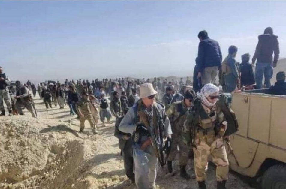 الحشد الشعبي الأفغاني يخوض معارك شرسة ضد طالبان لمنع إقتحام المدن الشيعية..
دعواتكم لهم.. 🙏
اللهم إنصر الشيعة بكل بقاع الأرض..
