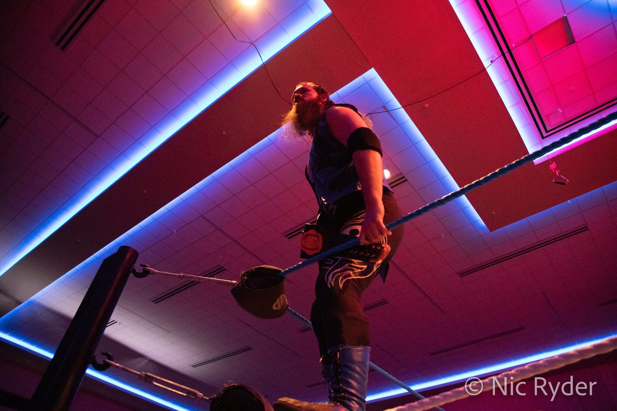 Nic_Ryder's tweet photo. And the main event #AndNew #TNTHOF https://t.co/pgPckc0Xa6