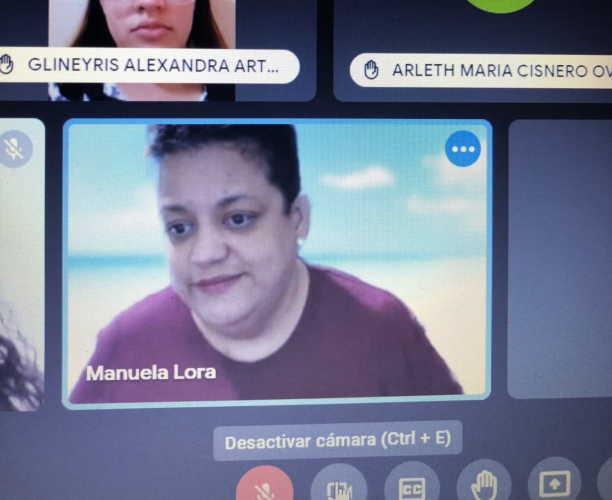 27Roxanna's tweet photo. El periodista no se debe encasillar en saber escribir, sino también en conocer la tecnología, conocer los medios digitales. @manuelalora #ConversatoriosComunicacion #ManuelaConversa #tecnocom21 https://t.co/L2pRtMW9eq