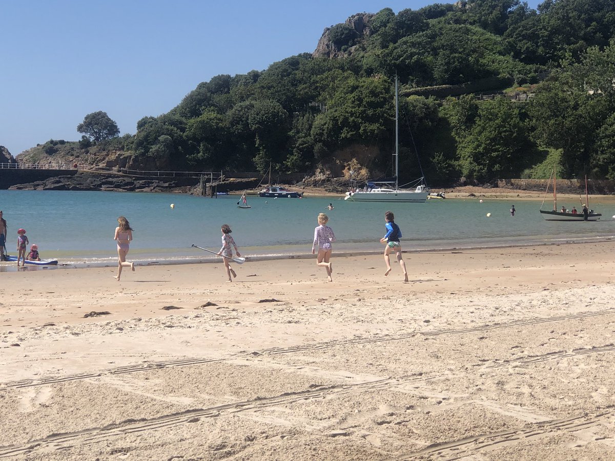 St Brelade’s Bay Association tweet media