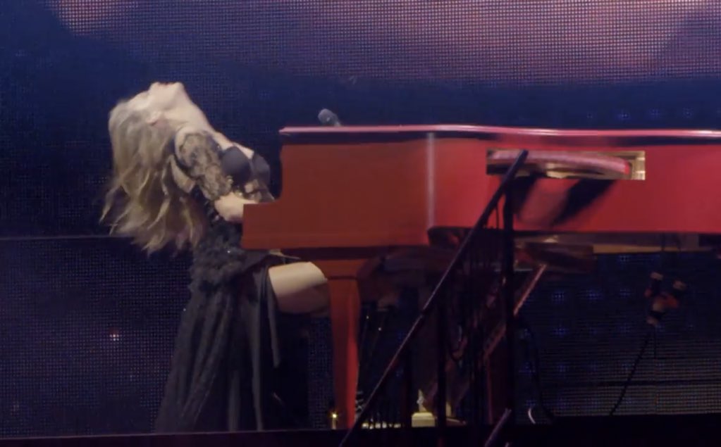 tracklist's tweet image. “Red” (2013) - Taylor Swift