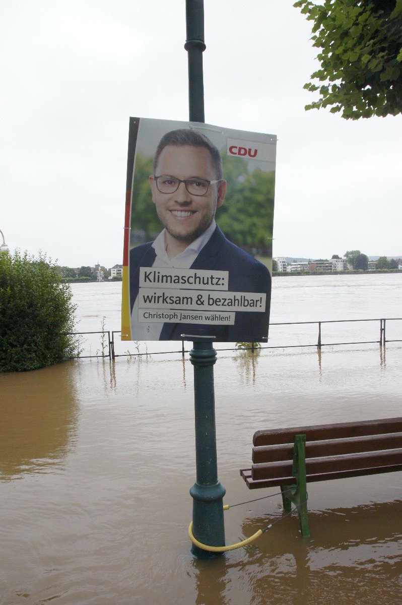 Ein trauriges Bild. ⁦<a href="/CDUNRW_de/">CDU Nordrhein-Westfalen</a>⁩ ⁦<a href="/CDUNRW_Fraktion/">CDU-Fraktion NRW</a>⁩ ⁦<a href="/CDU/">CDU Deutschlands</a>⁩ #aufwachen #traurig #superkampagne