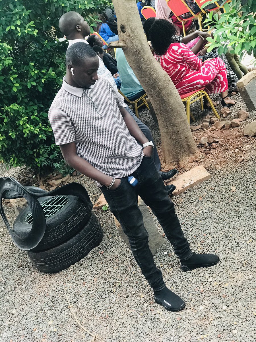 thiol_baba_sow's tweet photo. TBS 🦁 https://t.co/sdz5btralx