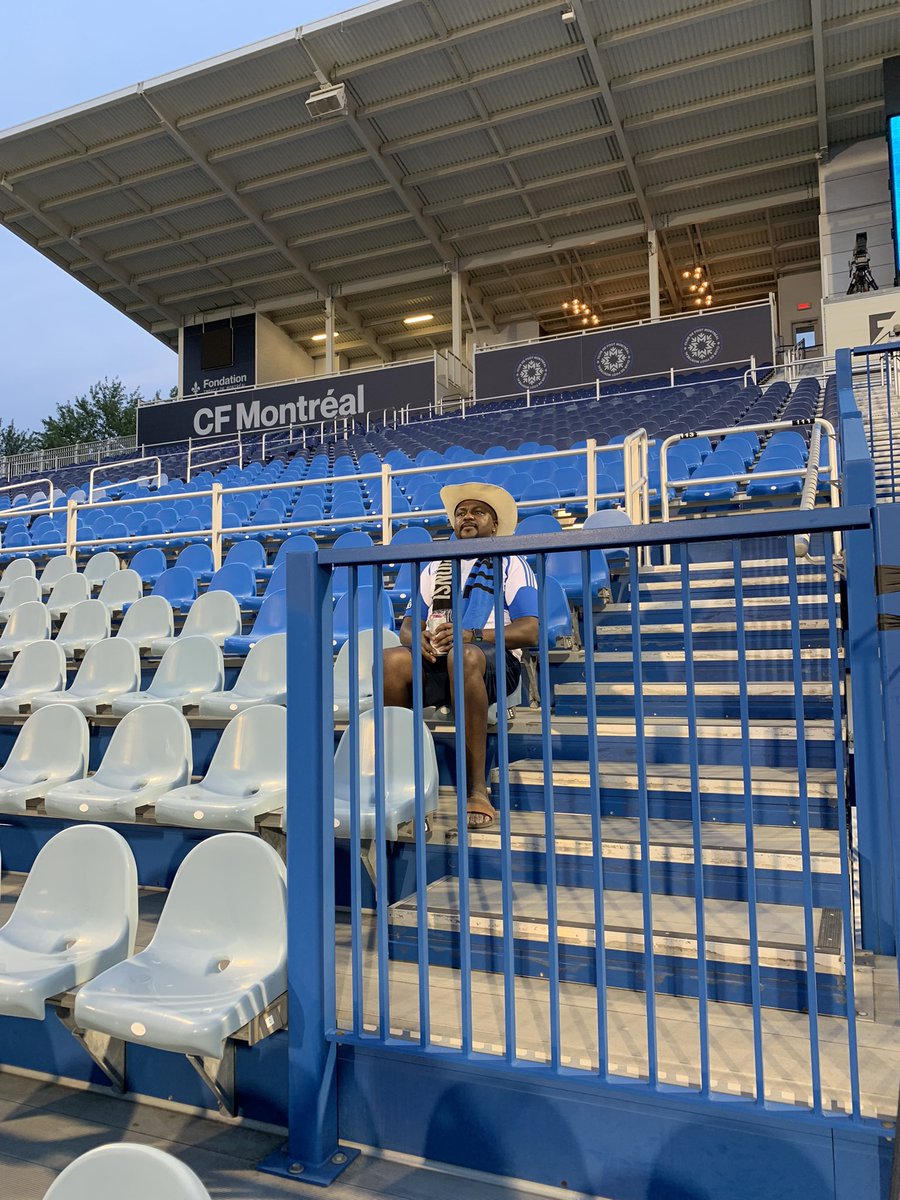 lmcolas's tweet photo. Quand tu vas voir le @clubdefootmtl et que tu veux ABSOLUMENT être assis dans ta section. 

Même si tu es tout seul. 

#CFMTL #IMFC #section113 #1642Mtl @1642Montreal https://t.co/BO2Jhv3Xx6