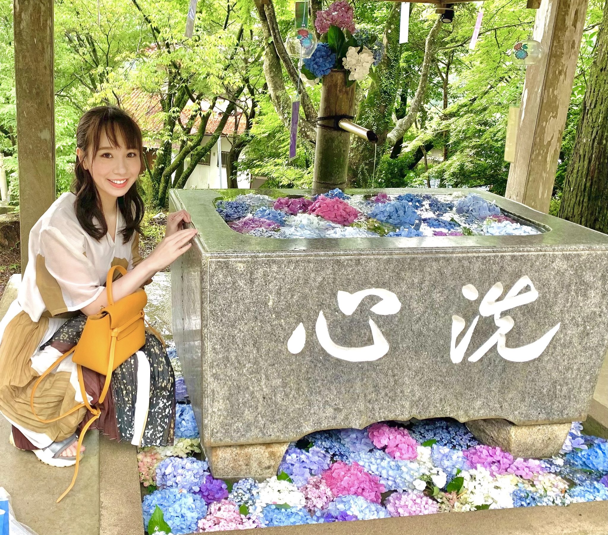 島川未有 勝浦 坂本八幡神社の花手水 心を洗う 紫陽花が恋しいなぁー T Co Ebj2ldrs8p Twitter