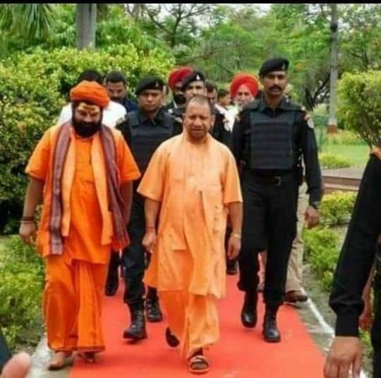 #HBD_राजूदासजी_यूपीशिक्षामित्र हनुमान गढ़ी अयोध्या के पूजनीय महंत श्री राजू दास जी महाराज को समस्त शिक्षा मित्र समाज की ओर से अवतरण दिवस की हार्दिक शुभकामनायें एवं बधाई @rajudasayodhay