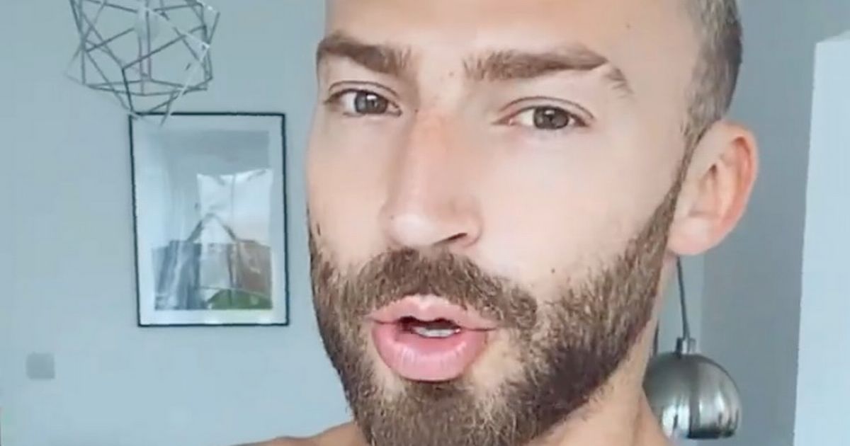 DLGBook's tweet photo. Jake Quickenden calls on police after vile troll's evil messages to baby son - The Mirror https://t.co/79HRPbHEpl https://t.co/5qOyLgrWF9