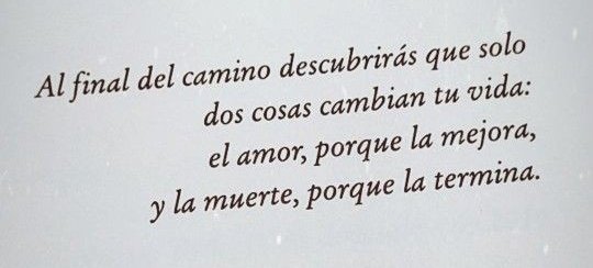 auricajr99's tweet photo. Siendo positiva, tengo que agradecer a la pandemia el haber descubierto el mundo de la lectura, y a @JavierCordura. 
Sólo diré que me he devorado la segunda mitad de este maravilloso libro entre ayer y hoy, y pienso hacer lo mismo con toda su obra. Buen veranito me espera 🤓😍 https://t.co/2euTo5ckpa