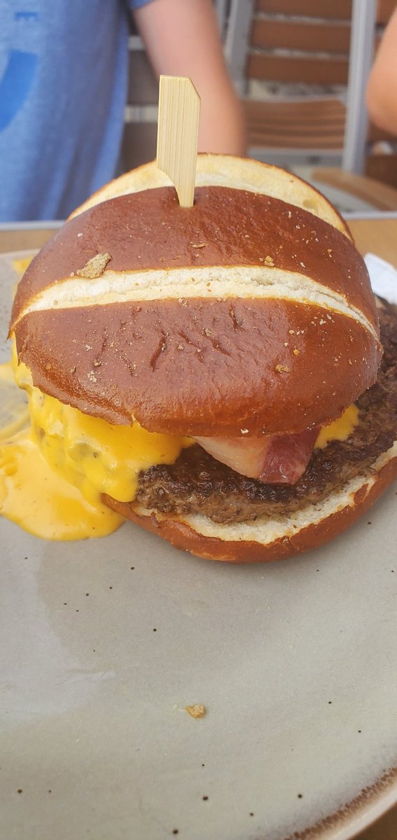 regulatorjmm's tweet image. Beer cheese burger challenge for @CincyBurgerWeek . #nationpendleton was my fave but the kids thought that plus #ladder19 needed more beer cheese for the amount of meat. The overall winner was #kitchen1883union #cincyburgerweek