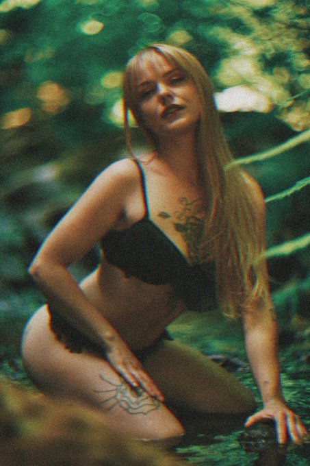 More of this set on my fans page 😇 #plants #water #stonerbabes https://t.co/AABZDHvrkW<a href="/tag/plants"class="tags">#plants</a><a href="/tag/water"class="tags">#water</a><a href="/tag/stonerbabes"class="tags"><span>#stonerbabes</span></a>