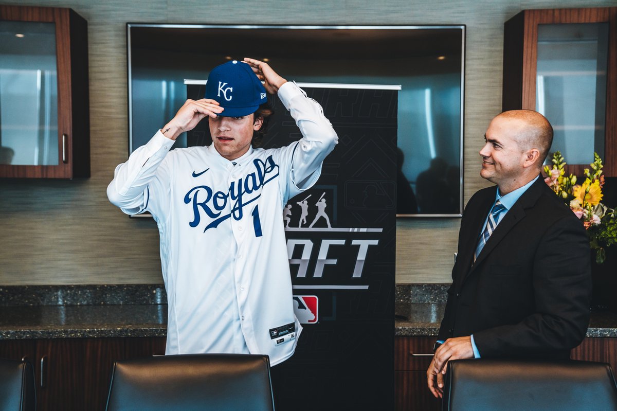 Pen to paper.

Welcome to the #Royals, Frank!

#TogetherRoyal