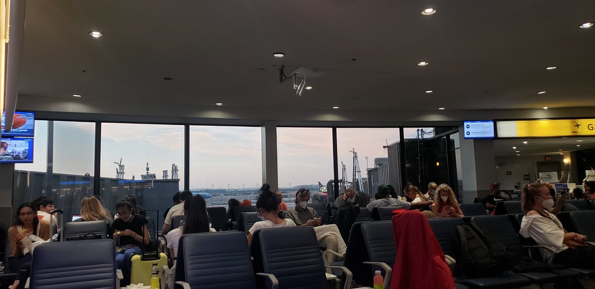 Indeeyoo's tweet image. Im waiting for my flight tuned into @SCRAMJONES and the #thescramblemix heading to Puerto Rico jammin!!!!!