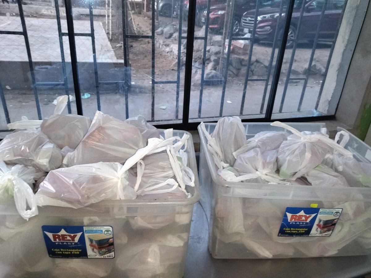 edsontp's tweet photo. Empecé con este proyecto hace ya dos meses y puedo decir que he llegado a 800 niños para que puedan tener aunque sea un día un alimento saludable en su mesa,pido a Dios que siga guiando mi camino https://t.co/ttlCf9M2WV