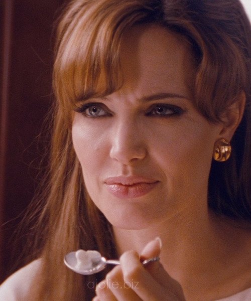 humansrightpunk's tweet image. angelina jolie confusing expressions is the cutest