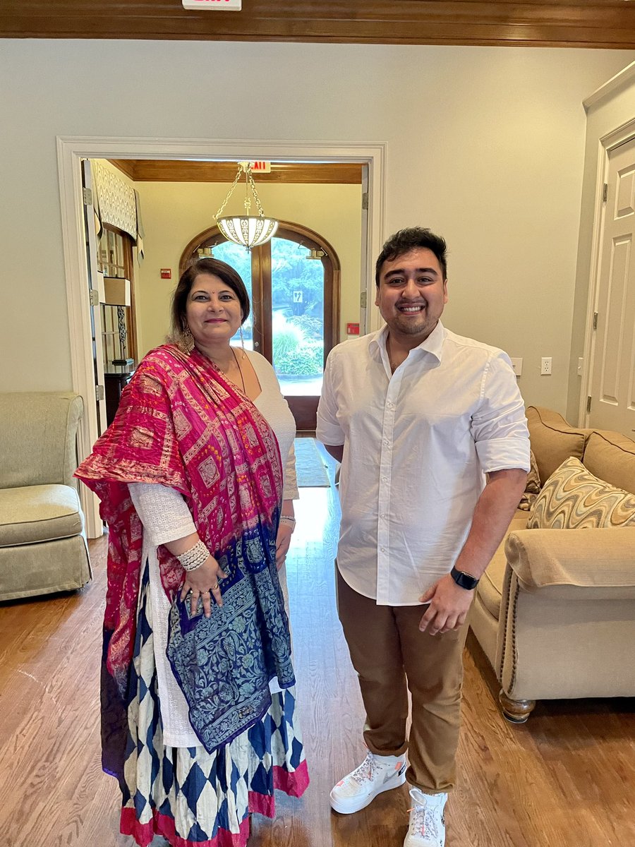 Sayanikudi's tweet photo. WOW!! Just met the grandson of #MohammadRafi ji Fuzail Rafi at our music group’s event!!! He has his grandfather’s smile & pleasing personality! My dad used to love Rafi ji & so do I!! ❤️
Made my day!! For you dad!
#Rafi #RafiFan @rafifanclub @Shaluub #Bollywood #bollywoodsongs https://t.co/GC7vFBRKV6