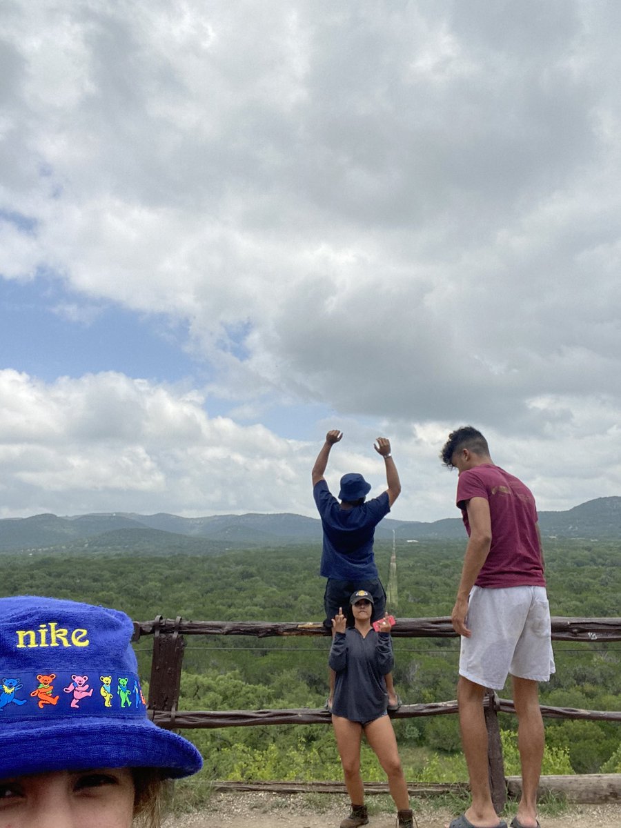 _nyrvv's tweet image. ✨the grass is greener over here✨