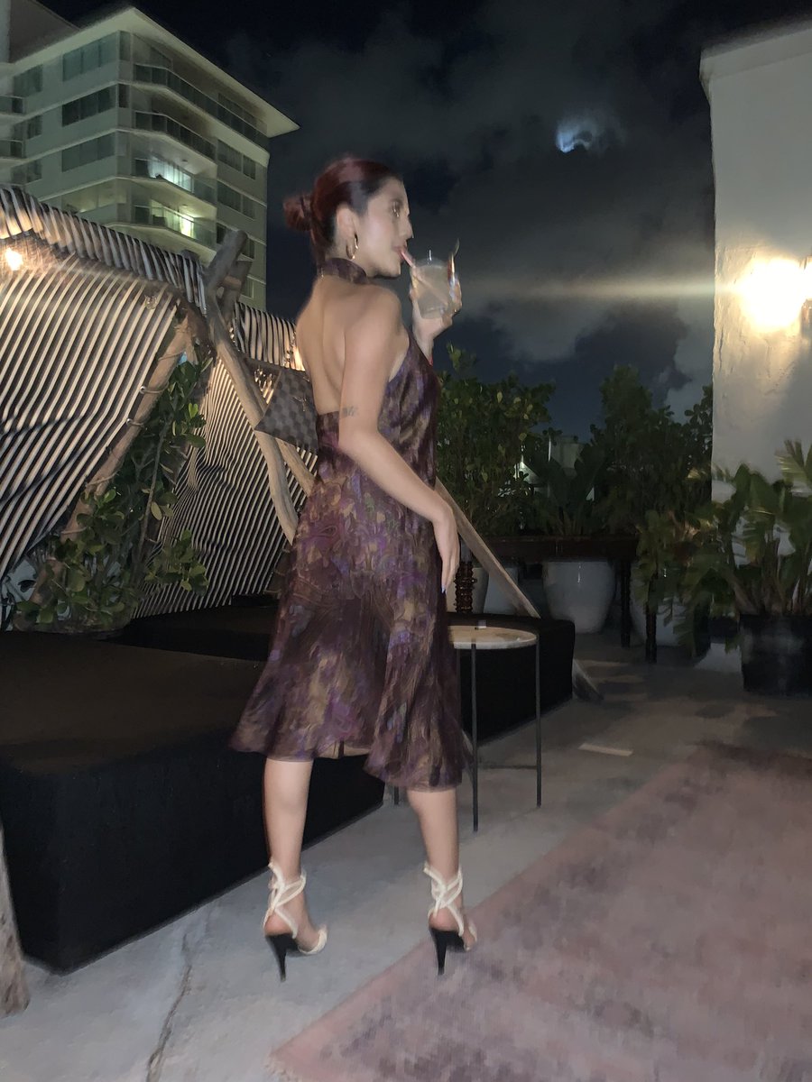 Directedbyanna's tweet photo. 🥰😋 https://t.co/sUOqqWhUDj