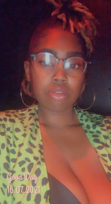 Last night. https://t.co/PvQwt9O75S<a href="/tag/funny"class="tags"><span>#funny</span></a><a href="/tag/allthatass"class="tags"><span>#allthatass</span></a><a href="/tag/tiktok"class="tags"><span>#tiktok</span></a><a href="/tag/quarantinelife"class="tags"><span>#quarantinelife</span></a><a href="/tag/e"class="tags"><span>#e</span></a>