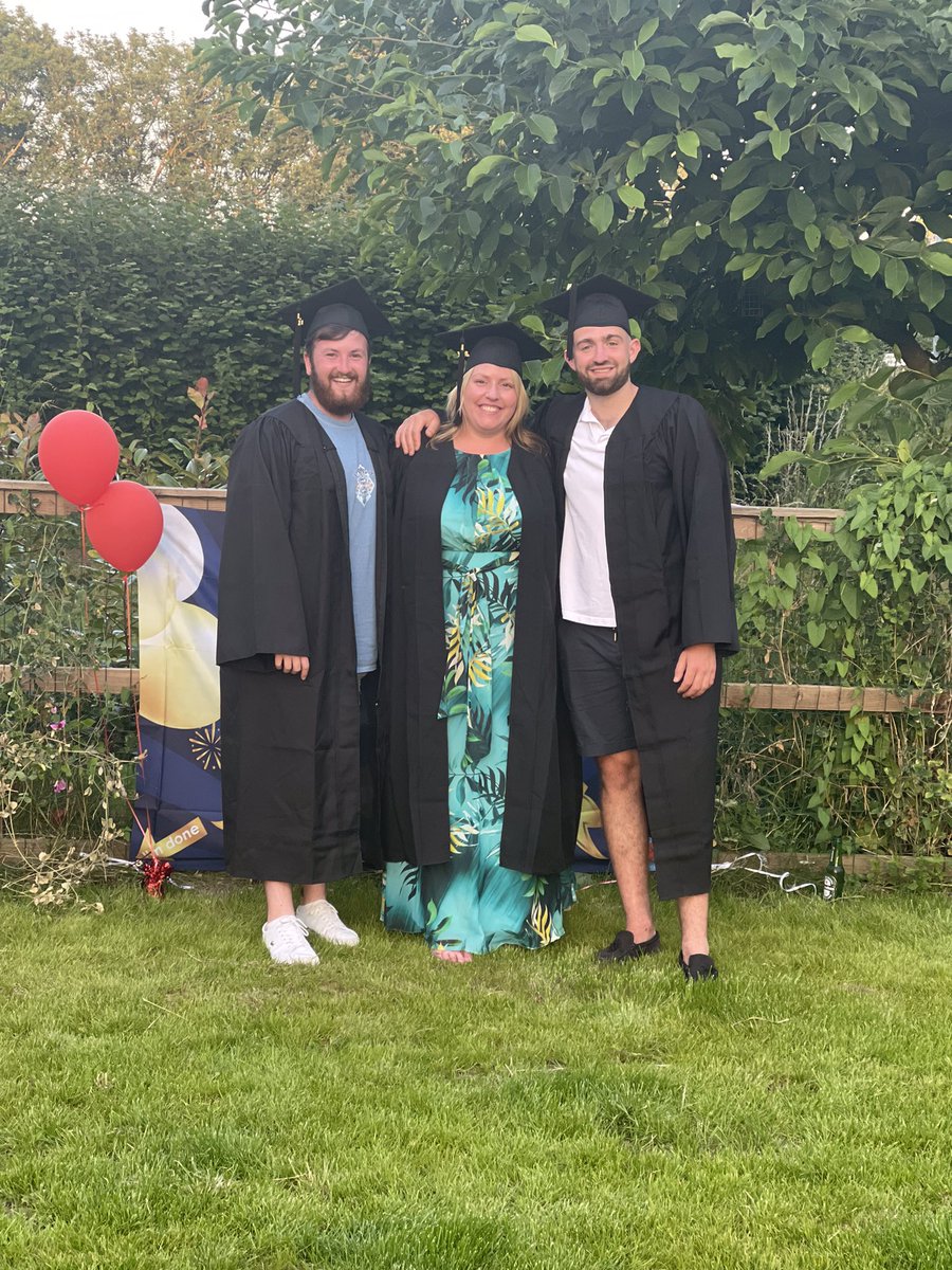 Notinthetextbo1's tweet photo. Not the graduation we expected but an awesome time celebrating together @BAPrimaryUSW #graduation2021 #dreamteam https://t.co/kMy1RBjYbb