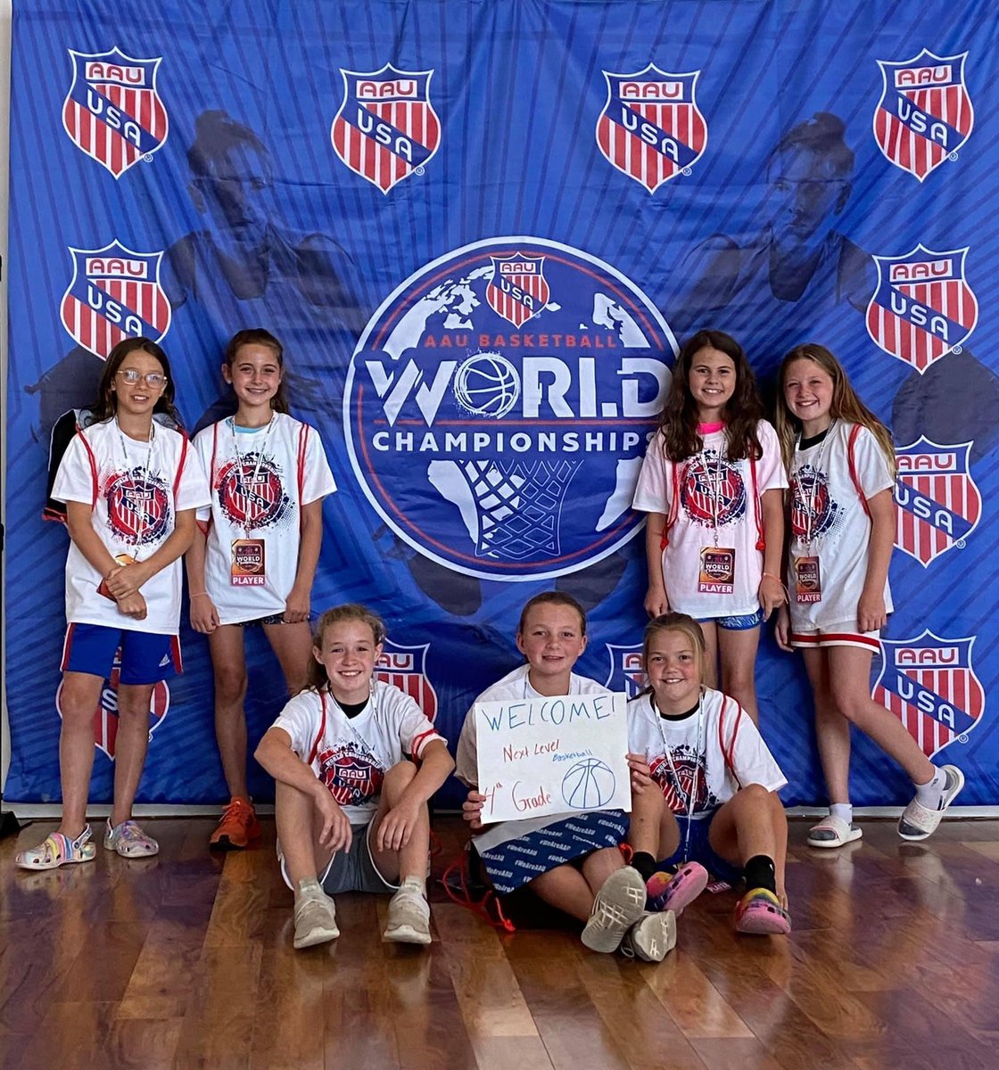 RhysEverett3's tweet image. 4th in Nationals with my Girls!!! #2029 #Nextlevelbasketball