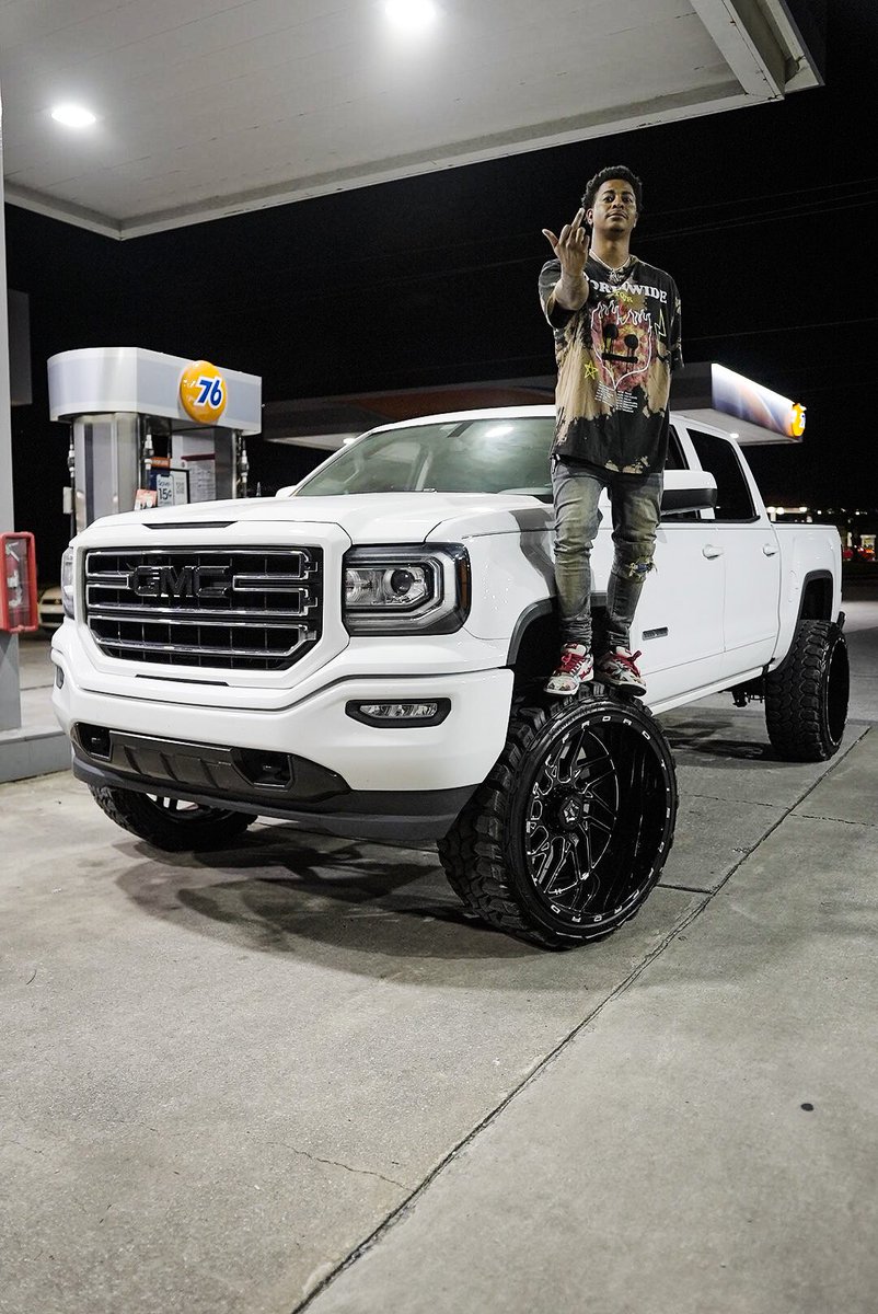 Devin_Swag3's tweet photo. 🦍🦍 https://t.co/VS9oChHJ1N