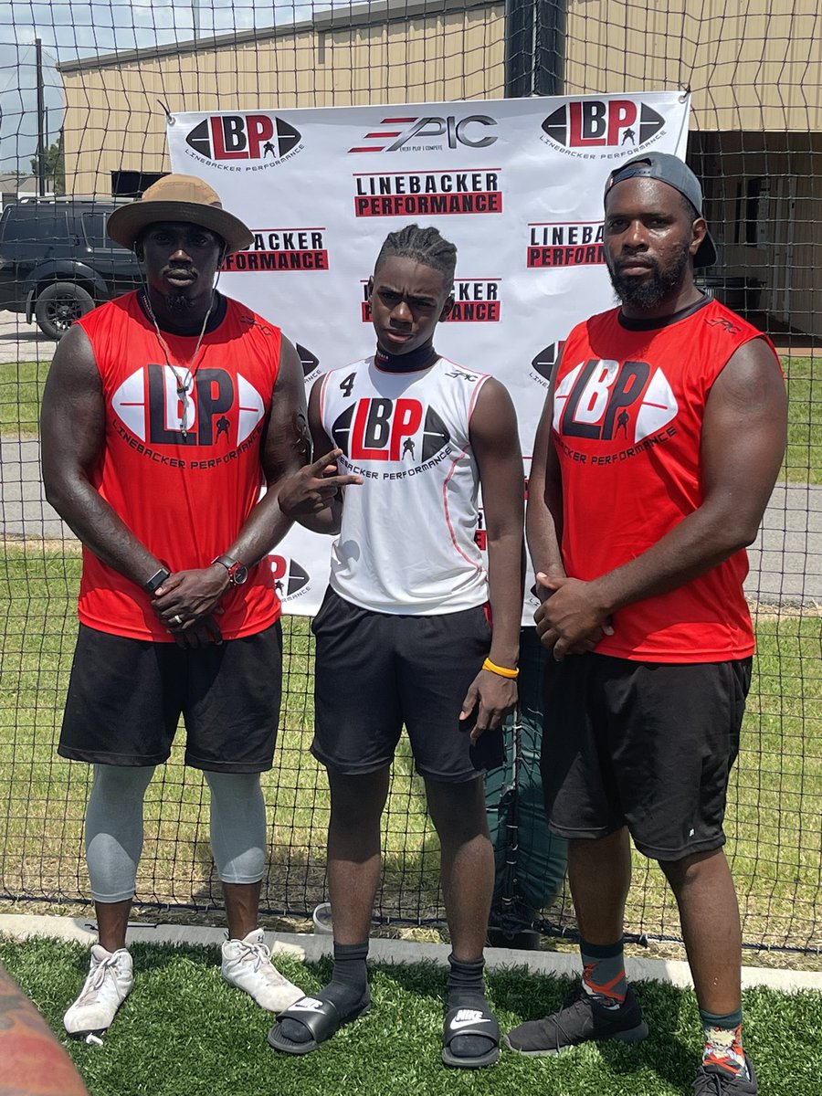 langstonDaviss's tweet image. I wanna thank @_CoachHodge and @ebradwel  for giving me the opportunity to come out these past 2  days💪🏾#Linebackerperformance #LBP